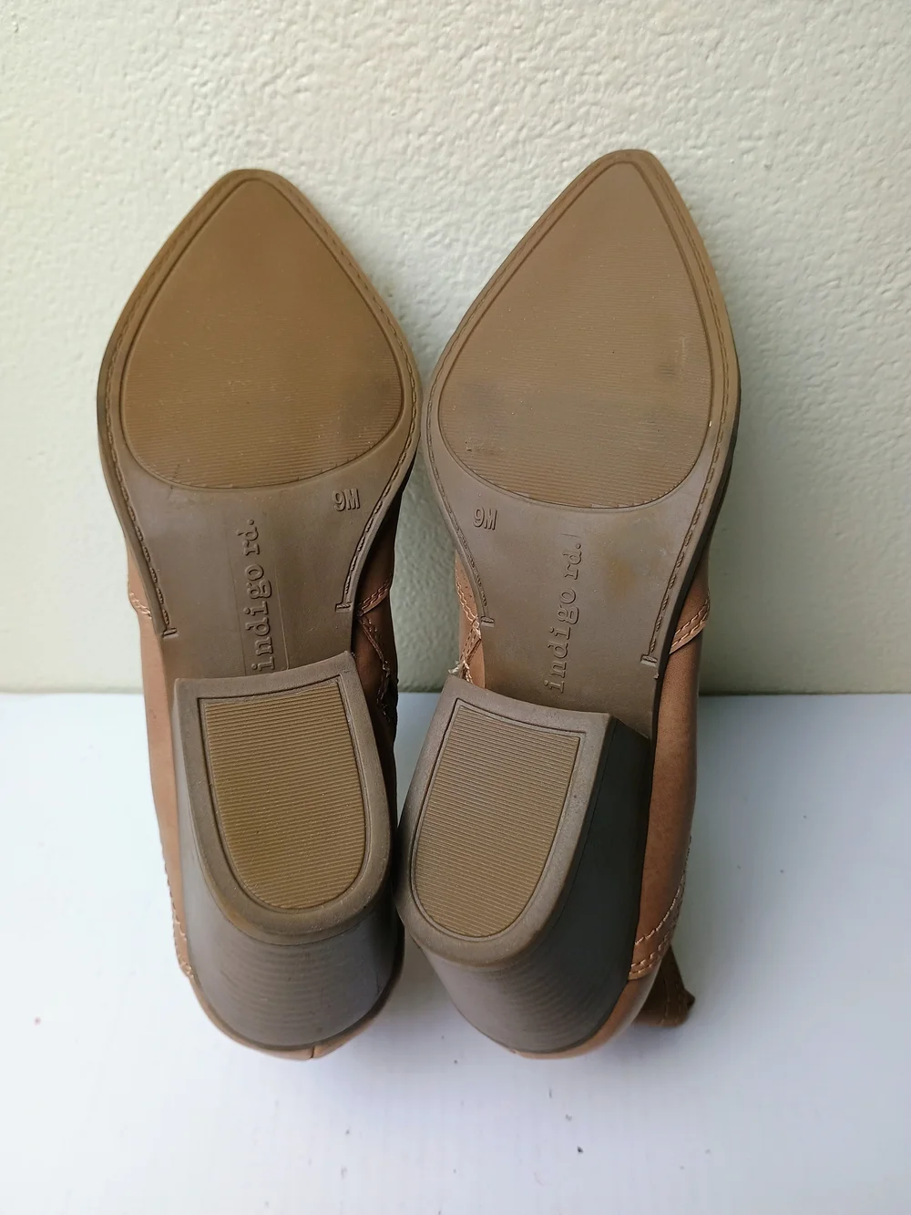 Indigo 9M Tan country Western-vegan Leather Ankle Booties Pointed Toe Stitching